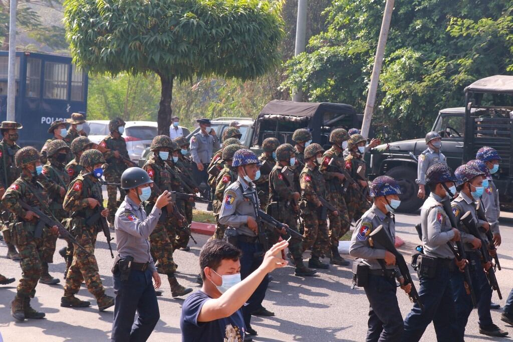 Militares de Mianmar libertam 23 mil presos nesta sexta-feira (12)