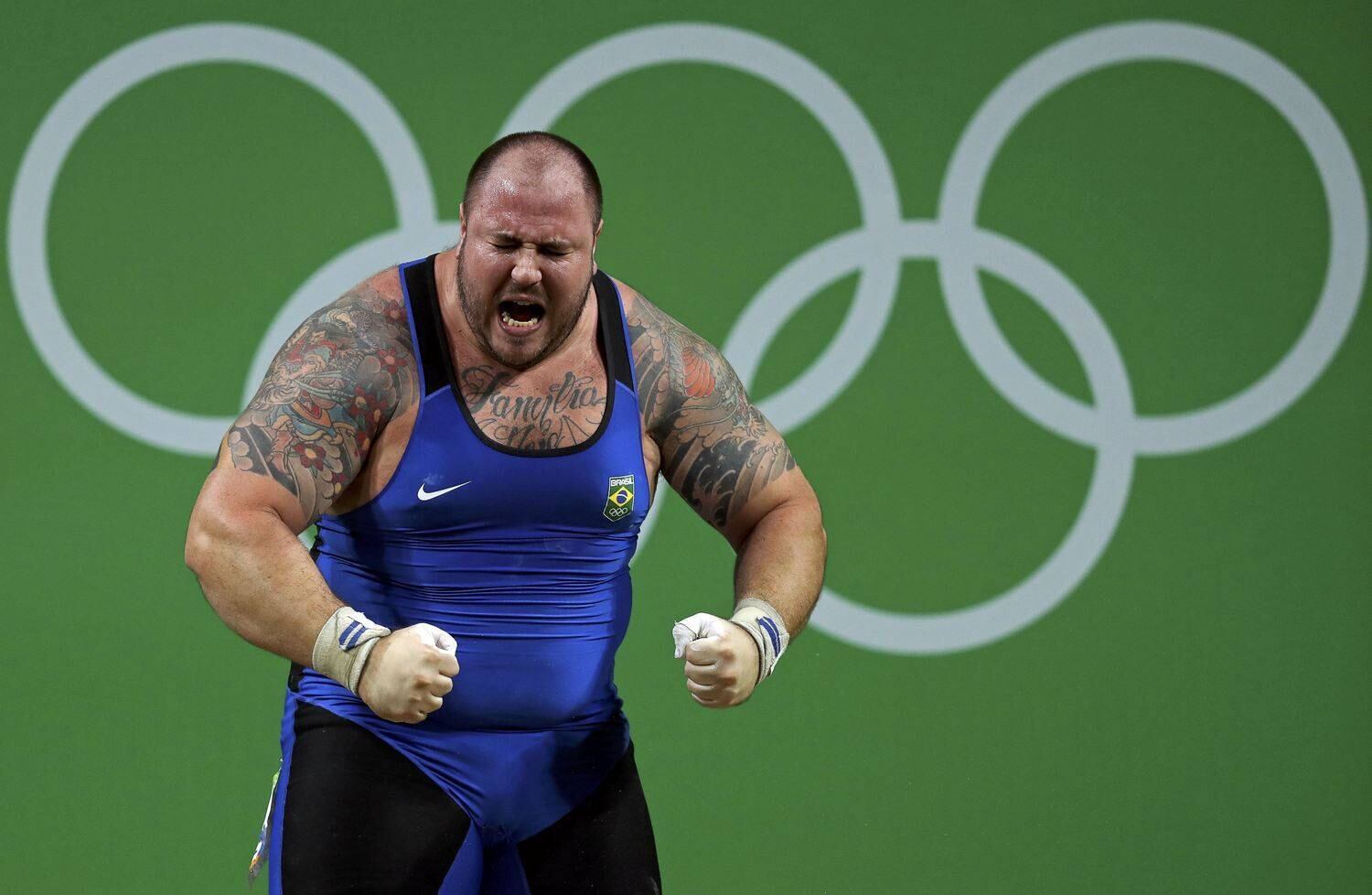 A delegação brasileira ainda conta com outro gordinho na lista. Principal nome do levantamento de peso, Fernando Reis pesa 154 kg e ficou na 5ª posição na Rio 2016 em sua categoria