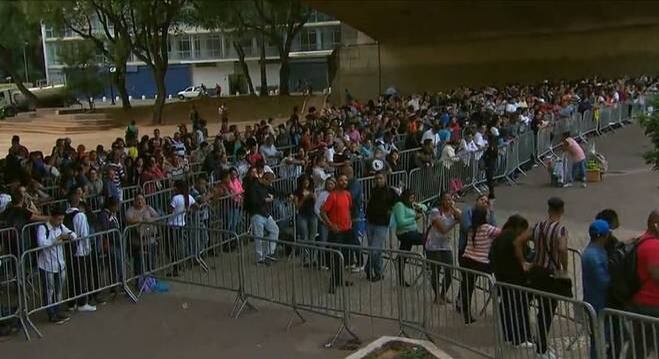 Em 2º dia de mutirão, 2 mil pessoas se reúnem no Vale do Anhangabaú