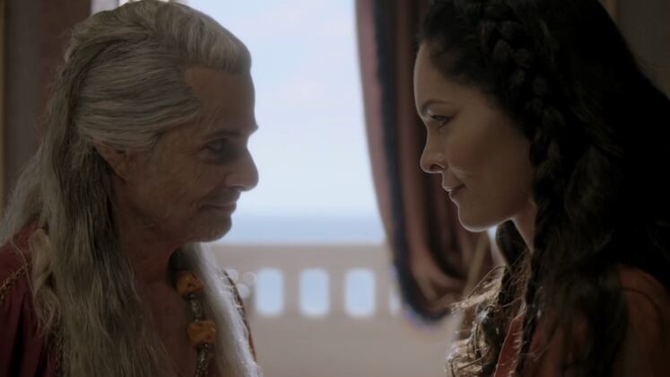 Kayla, então, foi atrás de Naás em Asdode, terra dos filisteus, e um enigma gira em torno dela. A jovem se revela sobrinha de Luciér e promete entregar Israel nas mãos do rei da Filístia. Uma situação semelhante aconteceu na primeira temporada da superprodução, quando Luciér se infiltrou entre os israelitas como Malquias para tomar as terras de Israel 
