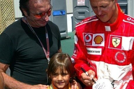 Pietro novinho com o avô, Fittipaldi, e Schumacher