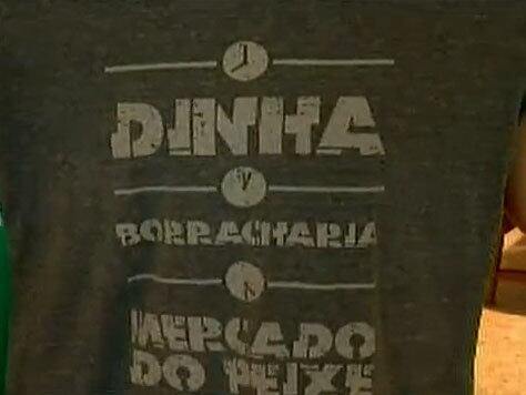 Carla valoriza as expressões regionais no cotiado, no trabalho e até no guarda roupa. Adepta do baianês, ela coleciona várias camisetas que vão de frases estampadas “Cheias de Dendê” ate a irreverência do Rio Vermelho, bairro boêmio de salvador que reúne pontos famosos principalmente para quem curte a noite na capital baiana, como acarajé da Dinha, Borracharia e Mercado do Peixe.

— É lindo ver isso estampado, a gente tem muito orgulho de fazer parte desse empoderamento, dessa valorização do que a gente é
