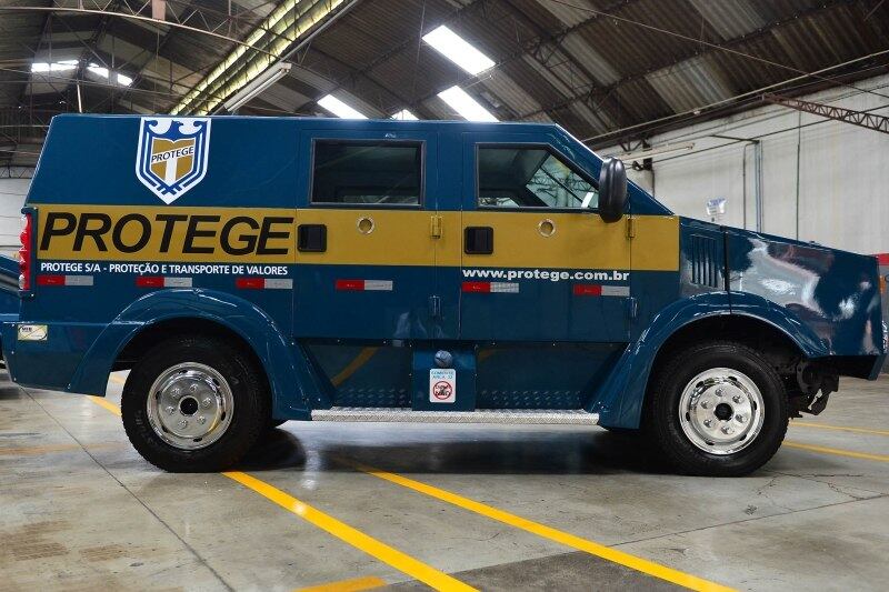 O valor do aluguel do veículo pode variar de acordo com o seu uso, que pode ser frequente ou de coleta única. Além da diária do veículo (que custa a partir de R$ 1.000) é preciso fazer o seguro da carga, que é cotado a partir do valor do bem transportado
