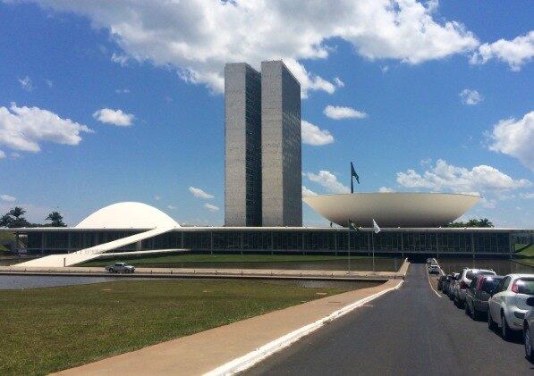 Congresso quer aprovar a reforma política ainda este ano