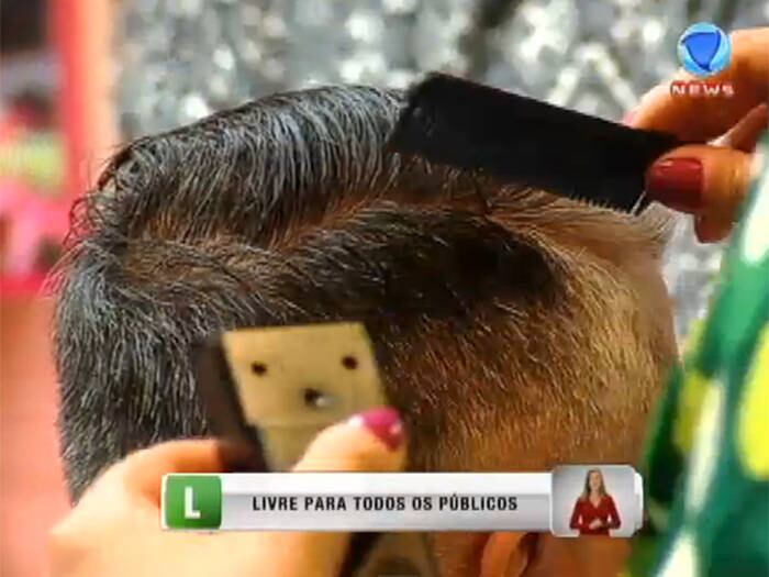 

Tudo indica que a moda anos 1990 está de volta, pelo menos
quando o assunto é cabelo. A moda dos cabelos repartidos está fazendo a cabeça
de muita gente

