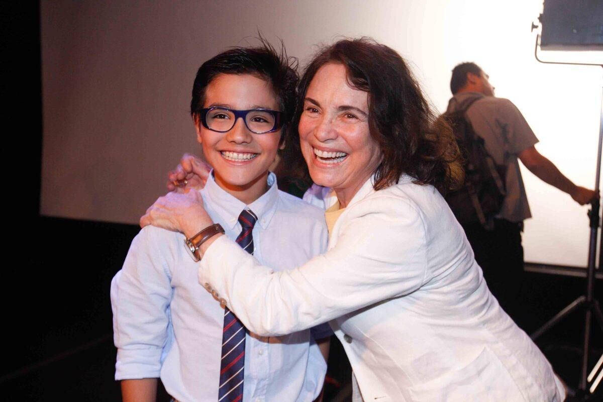 Regina Duarte comanda seu segundo trabalho como diretora