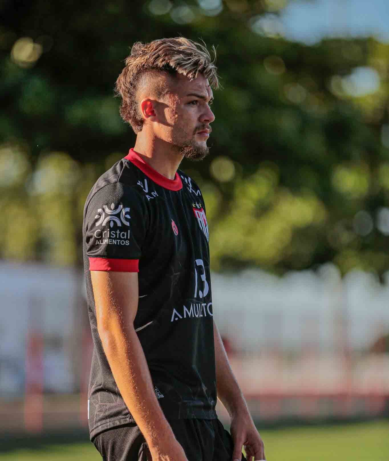 Gabriel Noga (zagueiro) - Emprestado ao Atlético-GO.