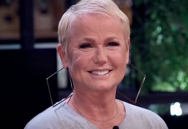 A apresentadora Xuxa Meneghel fez uma participação para lá de especial no Top Chef Brasil e provou para o público e até para si mesma que a comida vegana pode surpreender com o sabor! Veja os pratos que a rainha dos baixinhos provou e se apaixonou! 