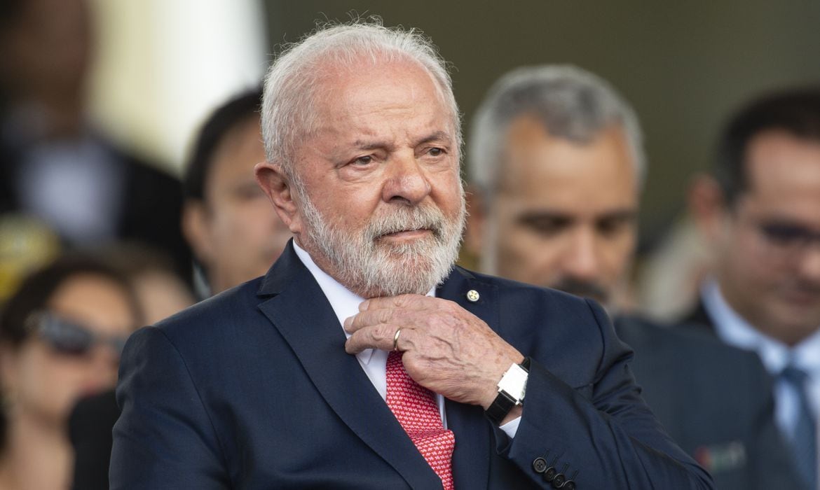 Lula deixou decreto assinado antes de partir para o recesso