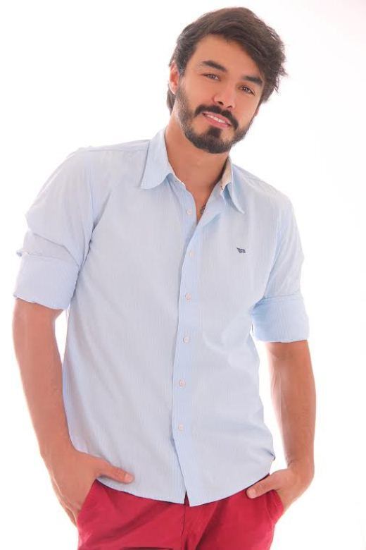 Ator, modelo, ex-jogador de futebol e consultor tributário. Essas são algumas das multifaces do curitibano de 28 anos, Kayo Perez, que acaba de estrear na TV. O jovem deu o pontapé inicial na carreira já em uma grande obra, Plano Alto, em que vive o black bloc Rafael. Em entrevista ao R7, o ator fala sobre o primeiro personagem e conta como foi esta mudança profissional radical

+ Assista aos melhores momentos da estreia de Plano Alto
+ Conheça os personagens da nova minissérie da Record
+ “Foi um desafio falar a respeito da nossa situação governamental”, diz autor 
