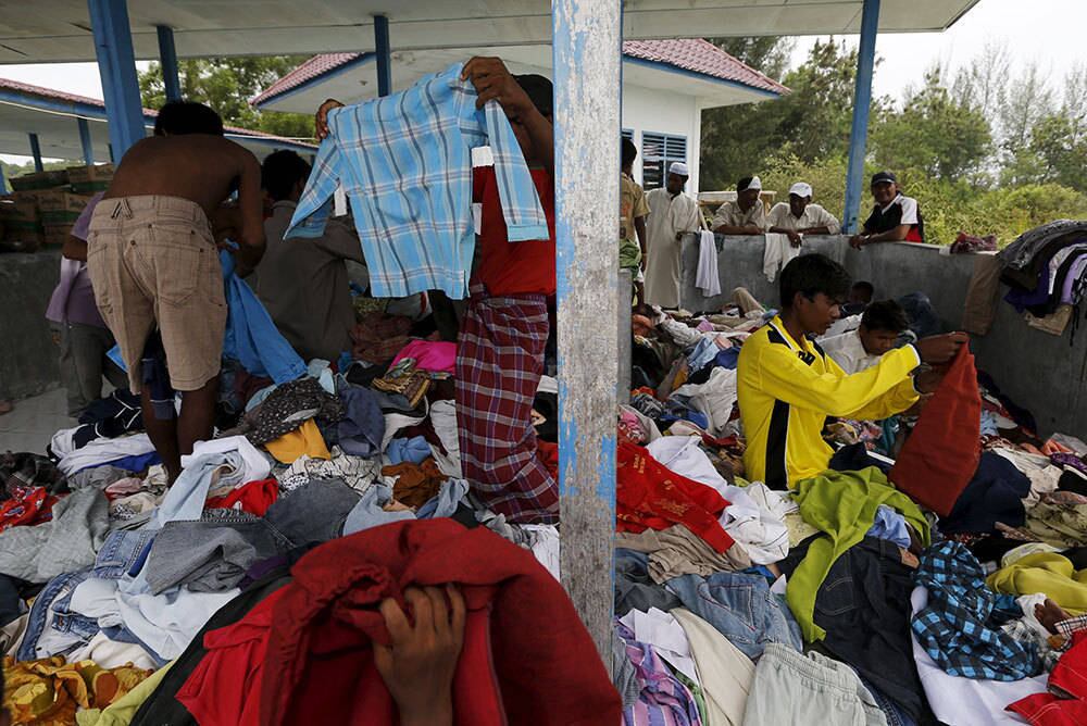 Nos últimos nove dias, um total de 1.396 pessoas desembarcou
na Indonésia, 1.107 na Malásia e 106 no sul da Tailândia