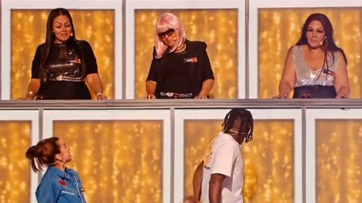 As integrantes do Fat Family ficaram sensibilizadas com a apresentação de Nathy Moraes ao som de Greatest Love Of All, da diva Whitney Houston. Assim que a candidata soltou a voz, elas se lembraram da irmã, Deise Cipriano: "Ela cantava essa música quando tinha 9 anos", comentaram sob forte comoção.