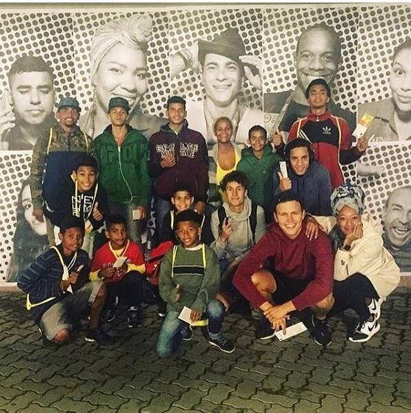 A repercussão da ação dos dois jovens correu o mundo todo, e eles receberam muitos elogios nas redes sociais pela atitude