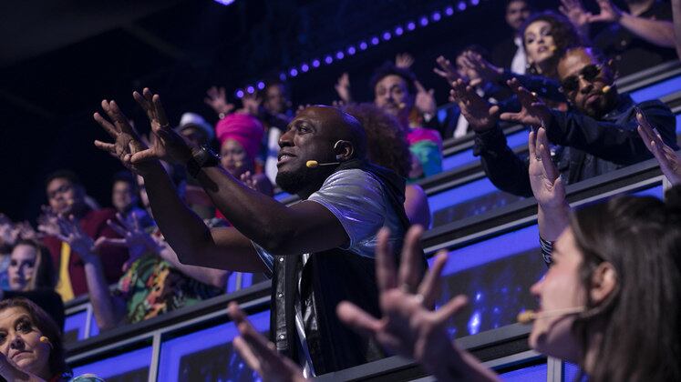 Interatividade

Os telespectadores podem interagir com a atração com comentários, fotos e vídeos enviados pelas redes sociais. Durante o programa, os conteúdos enviados pelos internautas são compartilhados em redes sociais, como Facebook, Instagram e Twitter e TikTok.

Então, não se esqueça: o Canta Comigo 5 estreia neste domingo (9), às 18h30, logo após o Campeonato Paulista, na Record TV.

