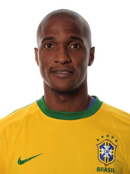 Gilberto atuava pelo Cruzeiro e era reserva da seleção. O ex-lateral se aposentou há dois anos