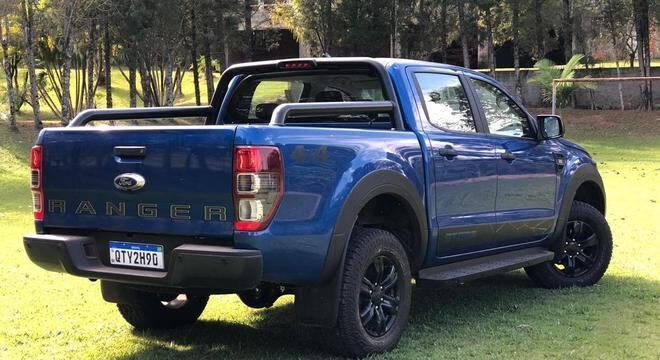 Sob o capô a Ford equipou a picape com motor 3.2l Duratorq turbodiesel de 200cv