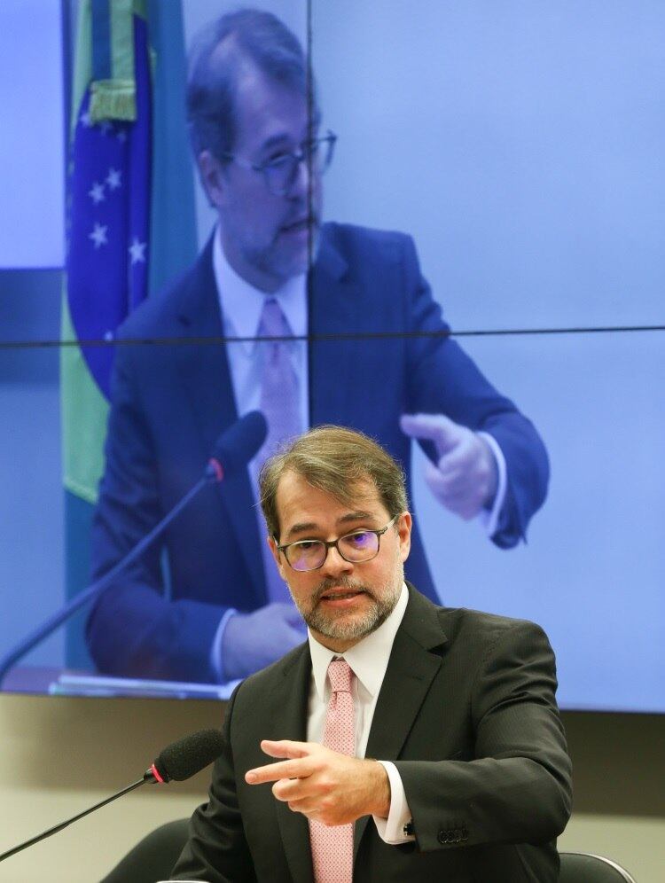 Toffoli enviou inquérito de Cunha para a Justiça do Rio de Janeiro nesta quinta (29)