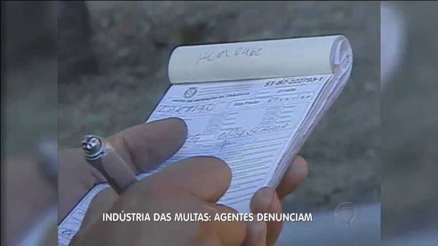 A pressão por mais multas teria aumentado desde maio, com a troca na chefia da CET

> Veja toda a programação da Record no R7 Play
