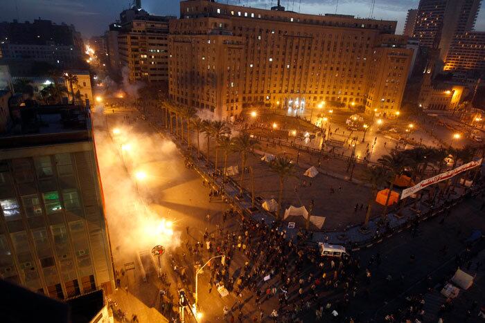 Na sexta-feira (25), o Egito comemorou o segundo aniversário da revolução sob protestos violentos. Centenas de pessoas entraram em confronto com a polícia no Cairo, capital do país. Leia mais