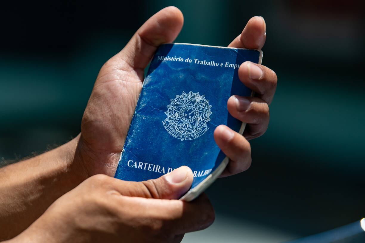 Vaga de vendedor faz parte do Cate