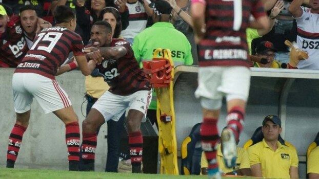 Veja outras imagens de Gerson pelo Flamengo