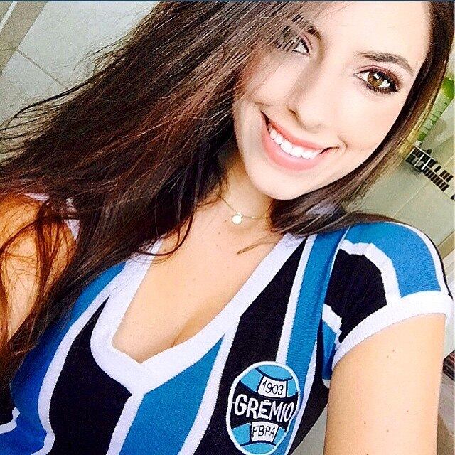 Para fechar a lista com chave de ouro, a morena Clarissa leva os gremistas à loucura