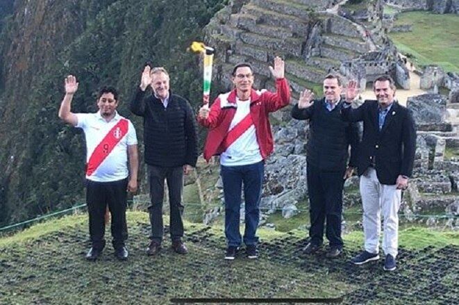 Estiveram presentes na celebração desta quinta o presidente de Peru, Martin Vizcarra, o presidente da Panam Sports (antiga Odepa), Neven Ilic, e o presidente dos Jogos Lima 2019, Carlos Neuhaus, entre outras autoridades
