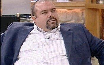 Embora a silhueta mais cheinha tenha sido decisiva para certos papéis famosos de André, ao emagrecer, ele abriu um novo leque de possibilidades na carreira. Muito provavelmente, seria difícil ser escalado para Narcos no papel de Ochoa com a antiga forma física, já que o traficante se assemelha mais à aparência atual do ator


