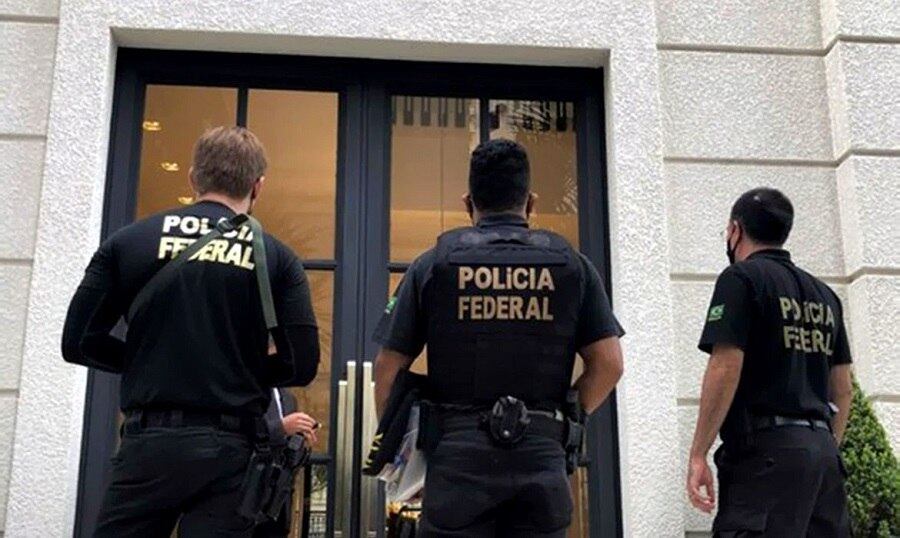 Estão sendo cumpridos quatro mandados de busca e apreensão