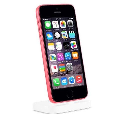 O aparelho ainda deve ganhar dimensões ligeiramentes maiores em altura e
espessura. Exatamente por conta do material mais resistente     