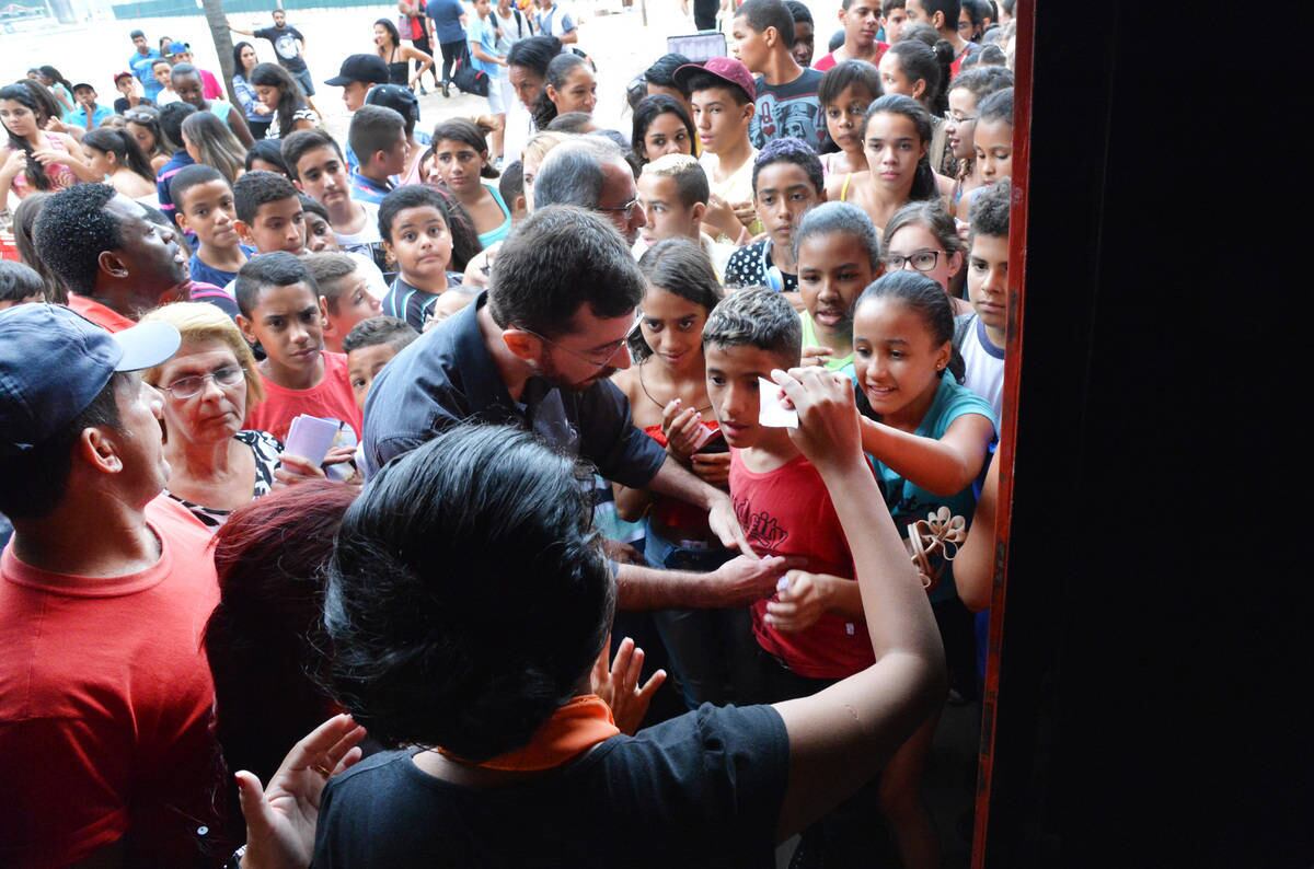 As crianças foram as mais animadas para a primeira sessão de cinema do Circuito Spcine, na fim da tarde de quarta-feira (30), no Ceu (Centro Educacional Unificado) Meninos, na região do Ipiranga, zona sul de São Paulo