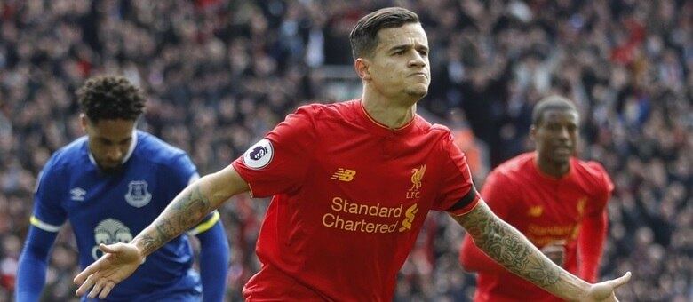 Rei dos gols bonitos na Inglaterra, Philippe Coutinho pode se igualar ao pentacampeão Juninho Paulista