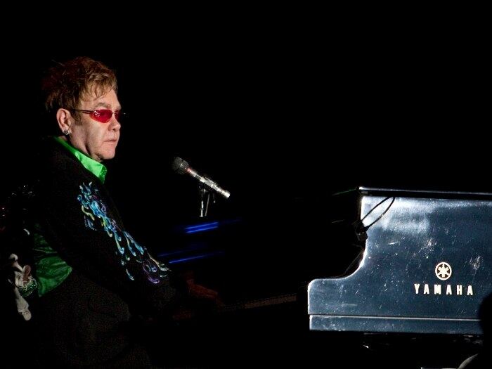 Elton John
A trilha sonora do filme O Rei Leão ganhou como melhor música original em 1994. O hit Can You Feel The Love Tonight deu o prêmio a Elton John, que teve três das cinco nomeações na categoria