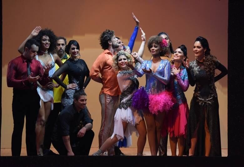 Em clima de muita emoção, as estrelas do Dancing Brasil 4 interpretaram os momentos mais marcantes de suas vidas com objetos e danças ao som de Photograph, de Ed Sheeran