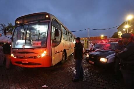 Paralisação de motoristas e cobradores da Viação Osasco, na Grande São Paulo, nesta sexta-feira