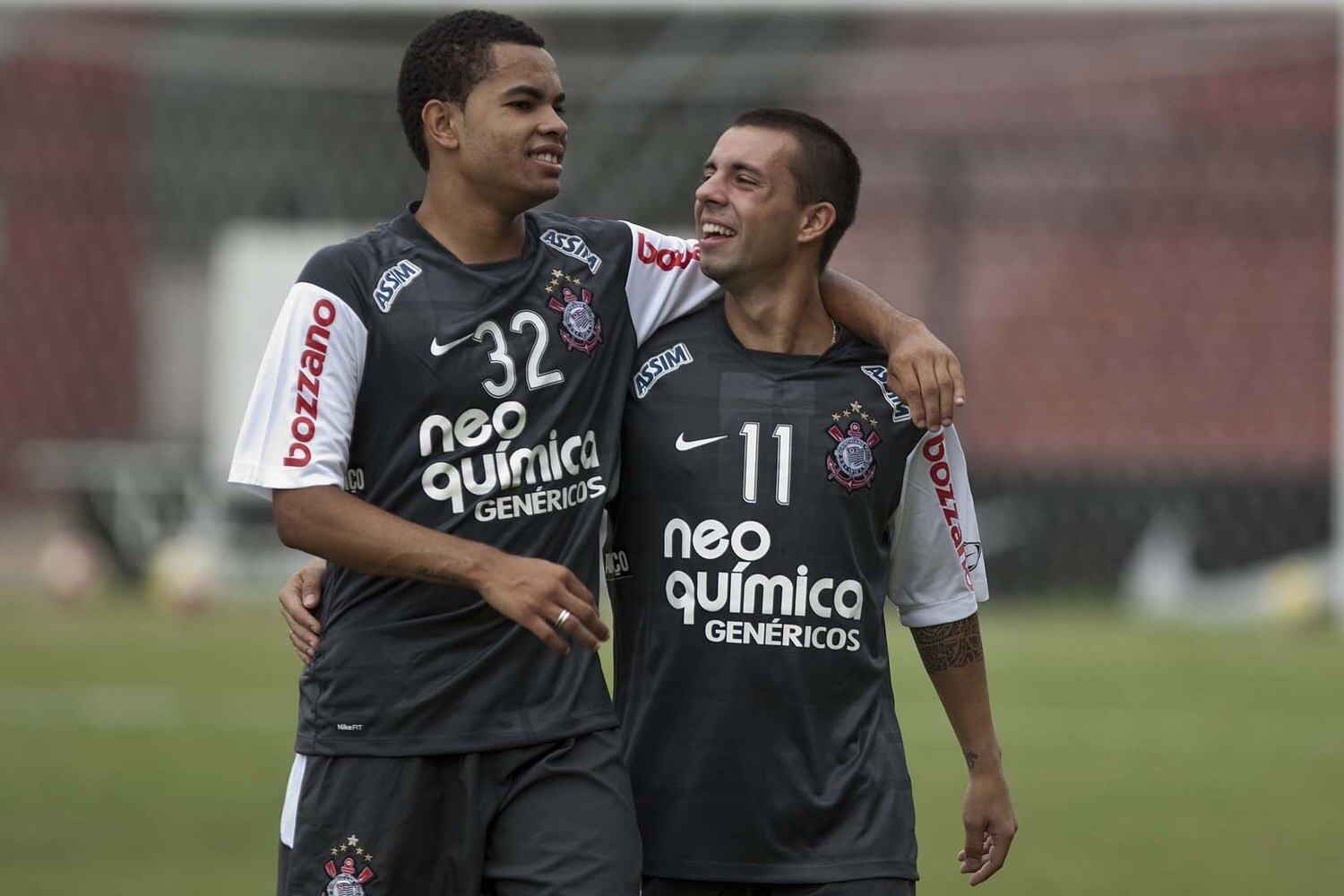 Um dos grandes companheiros de Defederico nos tempos de Corinthians era o atacante Dentinho, que atualmente está no Shakhtar Donetsk