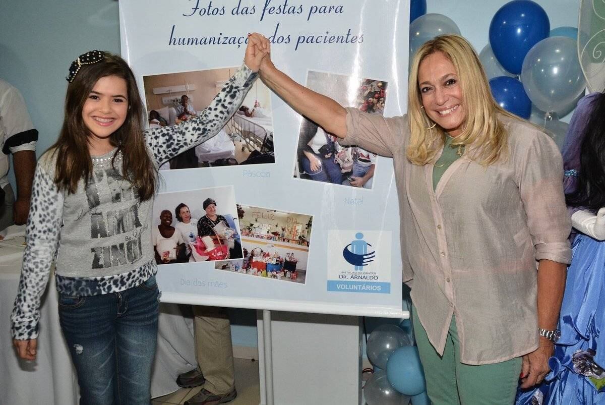 Susana Vieira incia a semana participando de evento beneficente em São Paulo