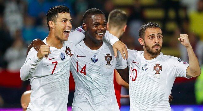 Portugal, o CR7 celebra com William e Bernardo