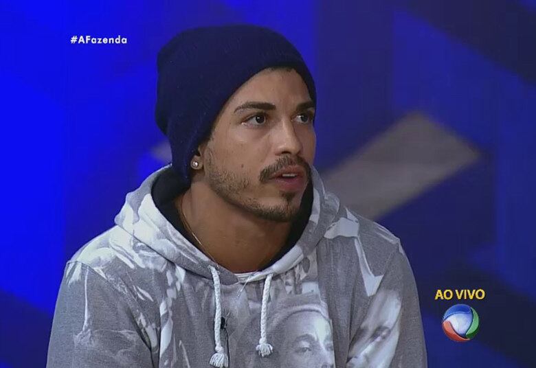 Ao ser questionado sobre os polêmico episódio em que levou três tapas de Mara Maravilha, Douglas reafirmou sua evolução.
— Se fosse na metade da temporada, eu teria revidado
+ Justus lamenta ausência de Mara Maravilha em noite da lavagem de roupa suja
+ Ana Paula parabeniza Douglas pela vitória: "Estava escrito nas estrelas pra esse carinha ganhar"
+ Douglas Sampaio é o campeão de A Fazenda 8. Relembre a participação do vencedor