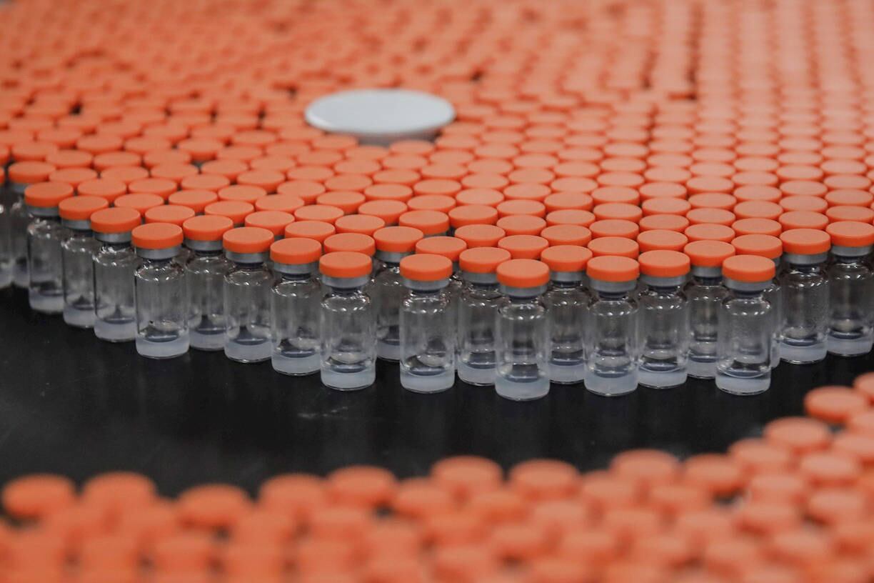 Beijing (China), 24/09/2020.- A view shows vaccines in the packaging facility of Sinovac Biotech during a government-organized media visiting in Beijing, China, 24 September 2020. Sinovac is a Chinese vaccine maker that is developing the COVID-19 vaccine candidate called CoronaVac. EFE/EPA/WU HONG
