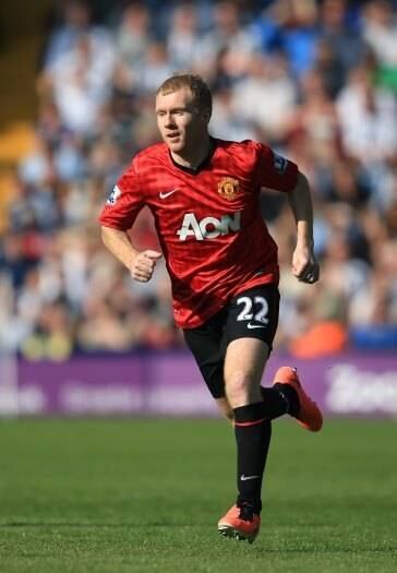 Outro Red Devil que também anunciou aposentadoria, agora pra valer, foi Paul Scholes, que já tinha se aposentado em outra oportunidade, mas voltou atrás. O ídolo dos Red Devis anunciou sua aposentadoria três dias após o anúncio feito por Ferguson