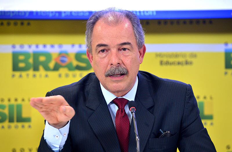 Hora do Enem conta com simulados, plataforma de estudos personalizada e videoaulas