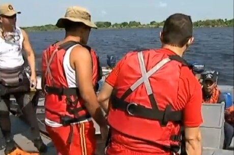 Buscas foram suspensas durante a noite e serão retomadas na manhã desta sexta-feira