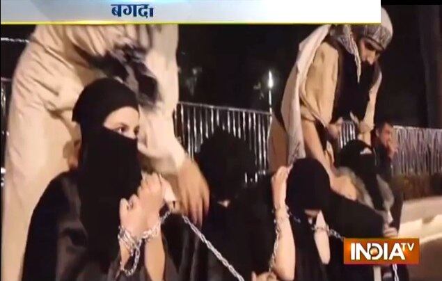 Militantes do Estado Islâmico também organizaram um concurso de memorização de trechos do Alcorão durante o Ramadã, o mês sagrado para seguidores do Islã, mas a recompensa para os vencedores do concurso era incomum: escravas sexuais particulares
