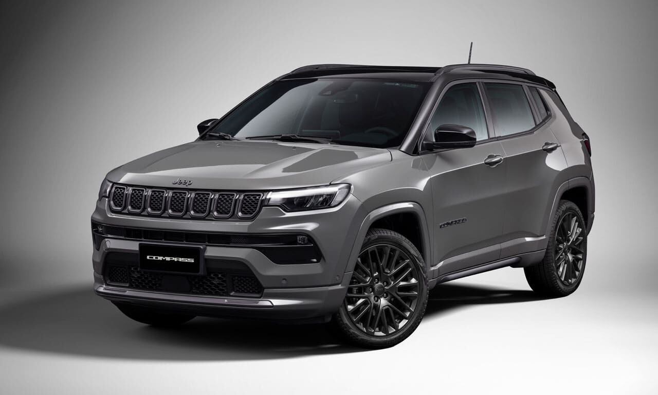 O Jeep Compass 2022 também deve custar R$ 135 mil e contará com um total de 190 cavalos, além da central de mídia flutuante.