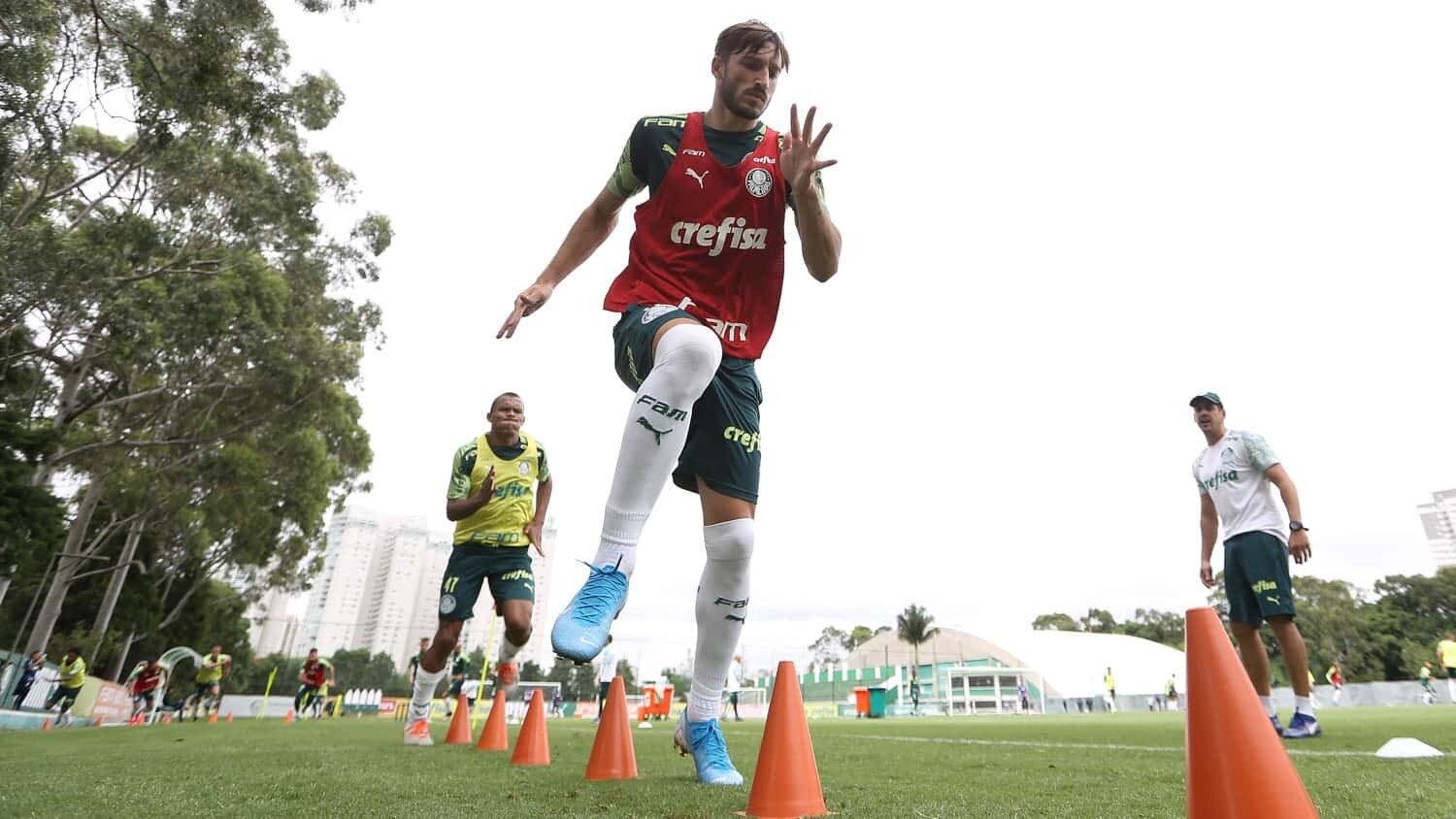Camisa 17: Primeiro reforço do ano, Viña atuou sete vezes na Libertadores de 2019 pelo Nacional (URU)