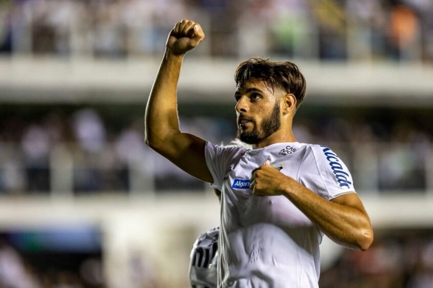 Yuri Alberto - O jogador tem contrato com o Santos até o fim do mês e na última semana comunicou a diretoria que não ficará. Há algumas semanas, o Peixe protocolou na Federação Paulista de Futebol e na CBF a prioridade pela renovação do jogador. O Internacional também protocolou uma proposta na entidade máxima do futebol do Estado de São Paulo. O Peixe terá o direito de cobrir, mas a tendência é que o destino do atleta seja o Colorado.