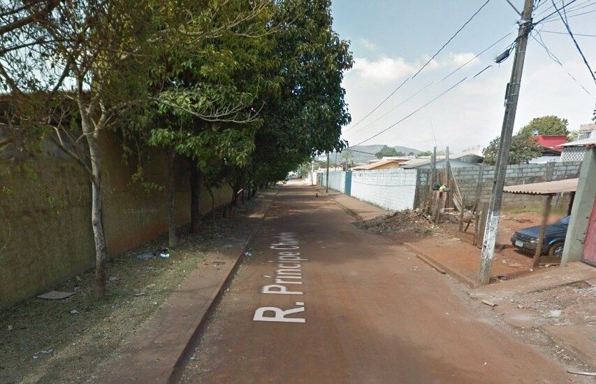 Vítima foi encontrada ainda com vida na rua Príncipe Charles