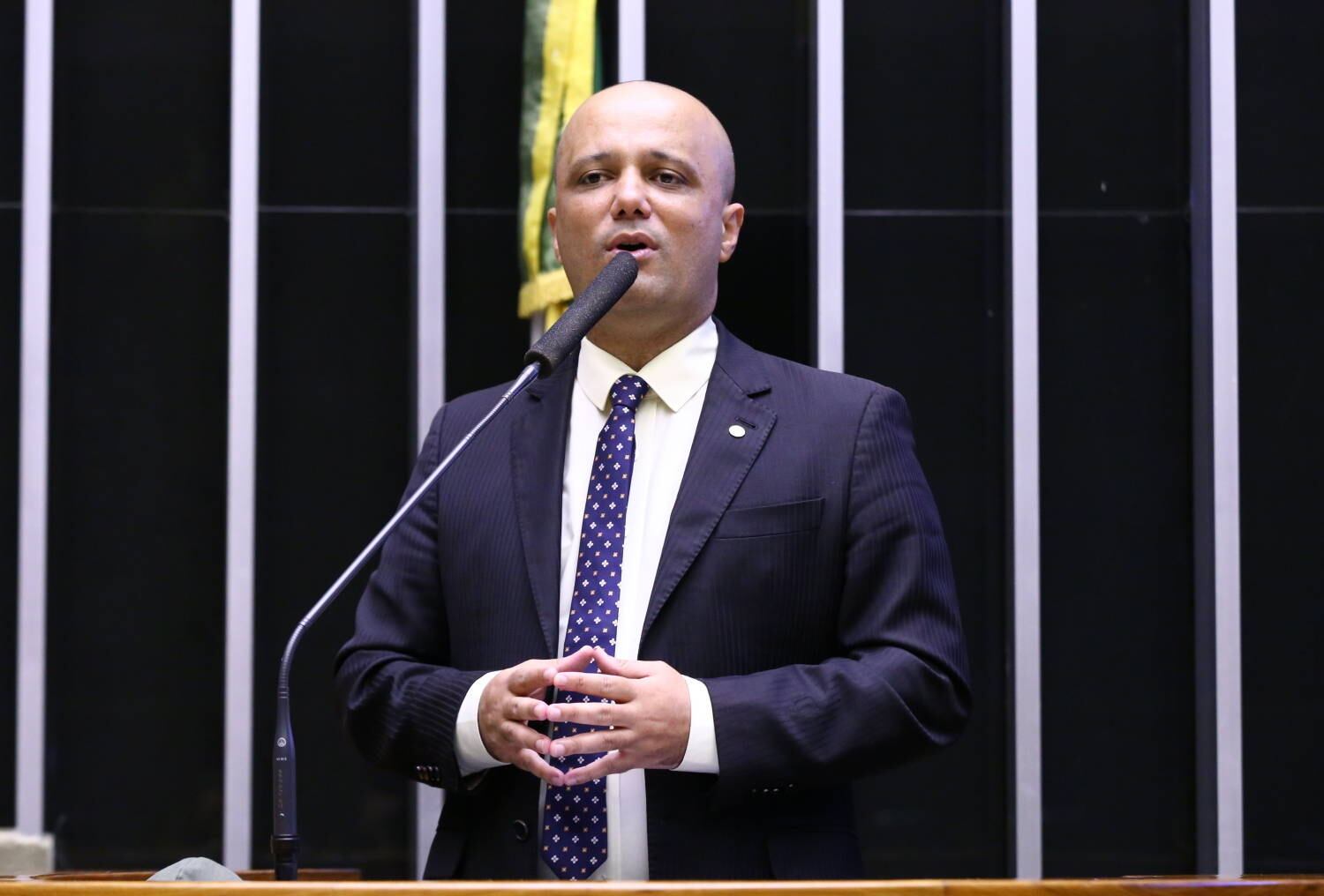 O deputado federal Major Vitor Hugo (PSL-GO) entra com um habeas corpus a favor do caminhoneiro Zé Trovão