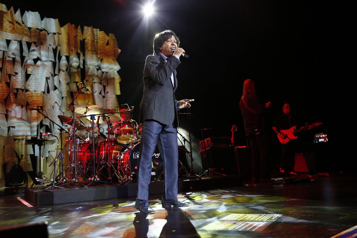 Djavan apresenta "Rua dos Amores", no Rio e Janeiro